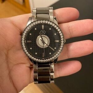 Caroline neron watch